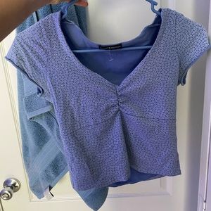 Brandy Melville clinched baby tee